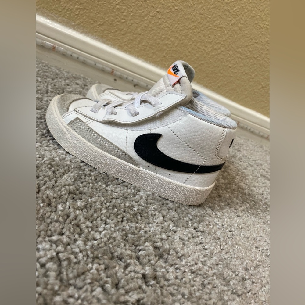 comfortable sports shoes